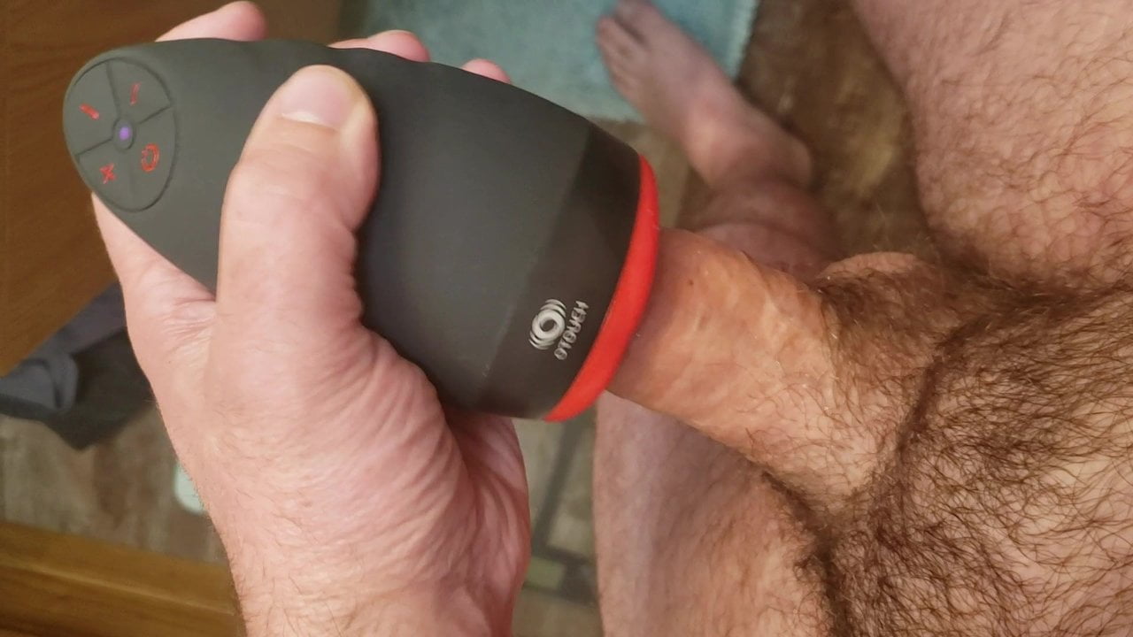 Trying out my new blowjob toy. Its amazing! - porn video  