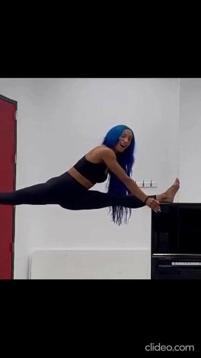 Sasha Banks aka Mercedes Kaestner-Varnado, & Carmella - porn video  