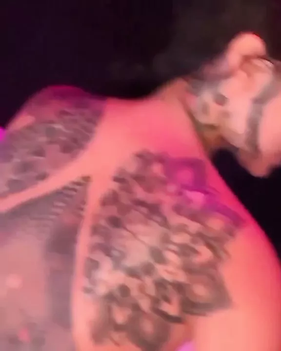Fishball che fa il bagno - porn video  