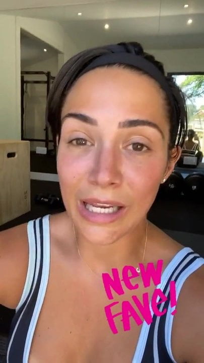 Frankie Bridge has a sore bum after a workout - porn video  