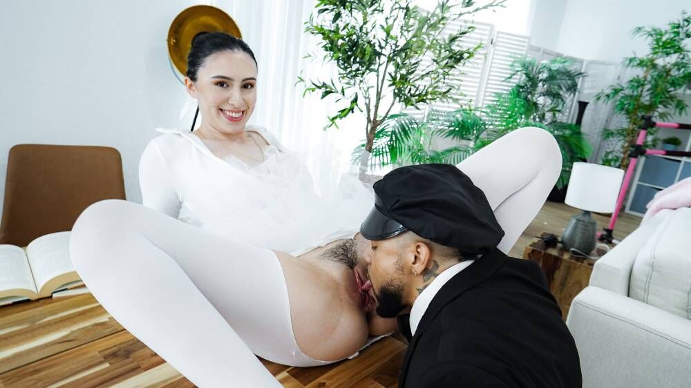 He knows where to start! - porn video  