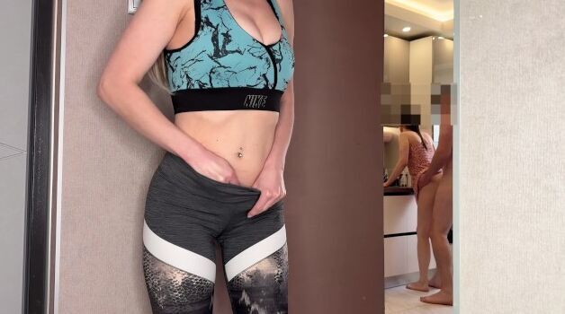 She gets fucked and I jerk off - porn video  