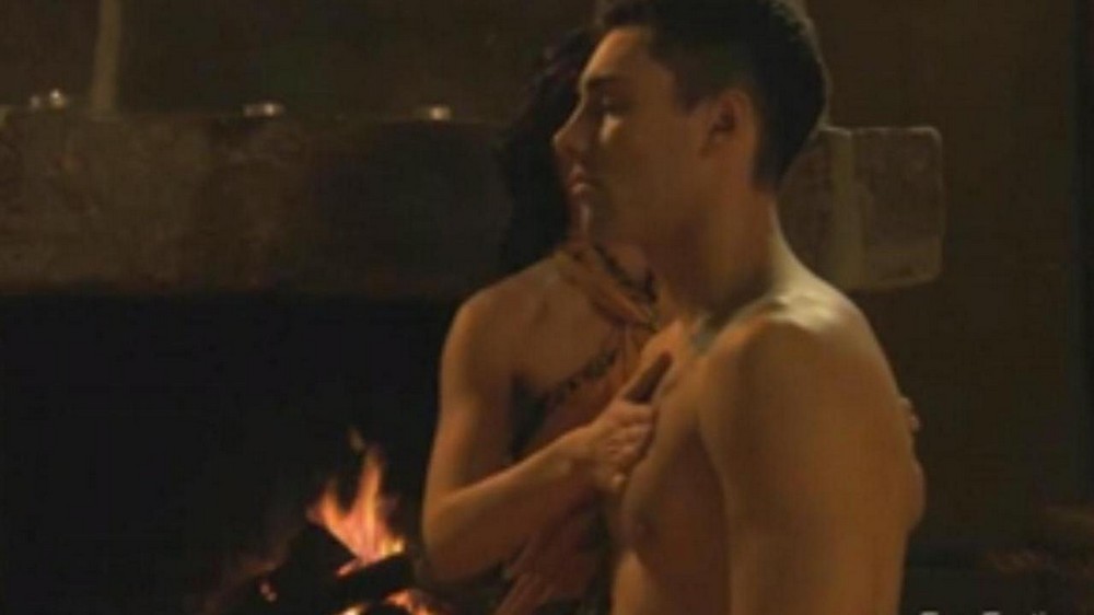 A girl learned to do an erotic massage on a guy - porn video  