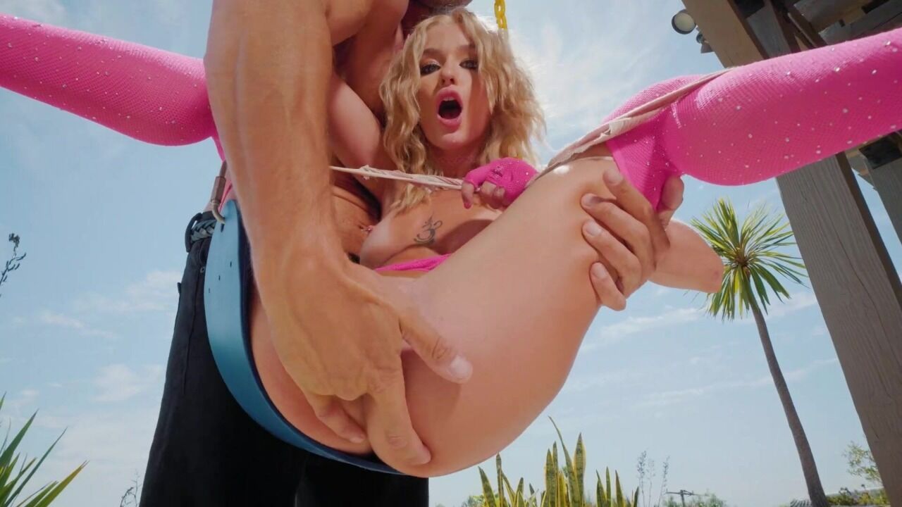 He watches how she flows from his fingers and jerks her off faster - porn video  