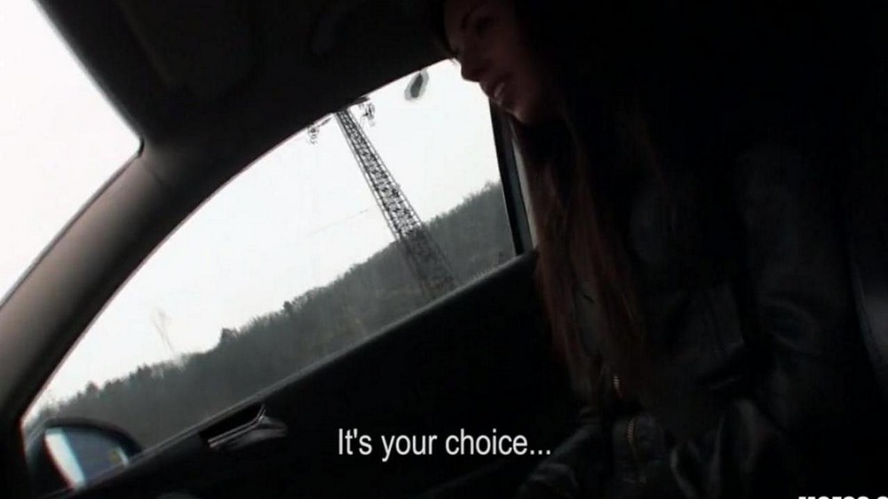 A cunning taxi driver offered to give his passenger a blowjob - porn video  