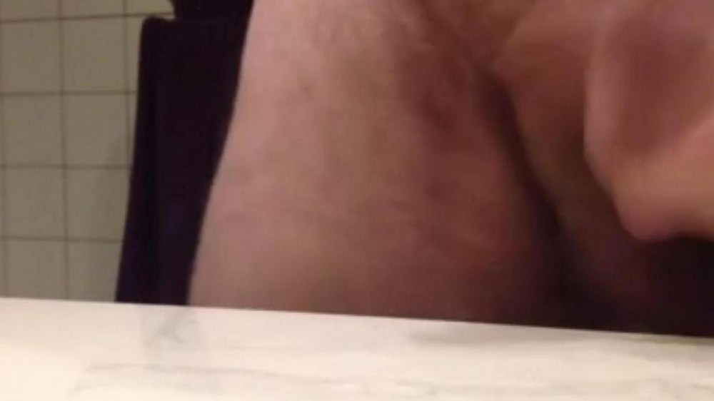 A worker jerks off and releases hot sperm onto the desk - porn video  