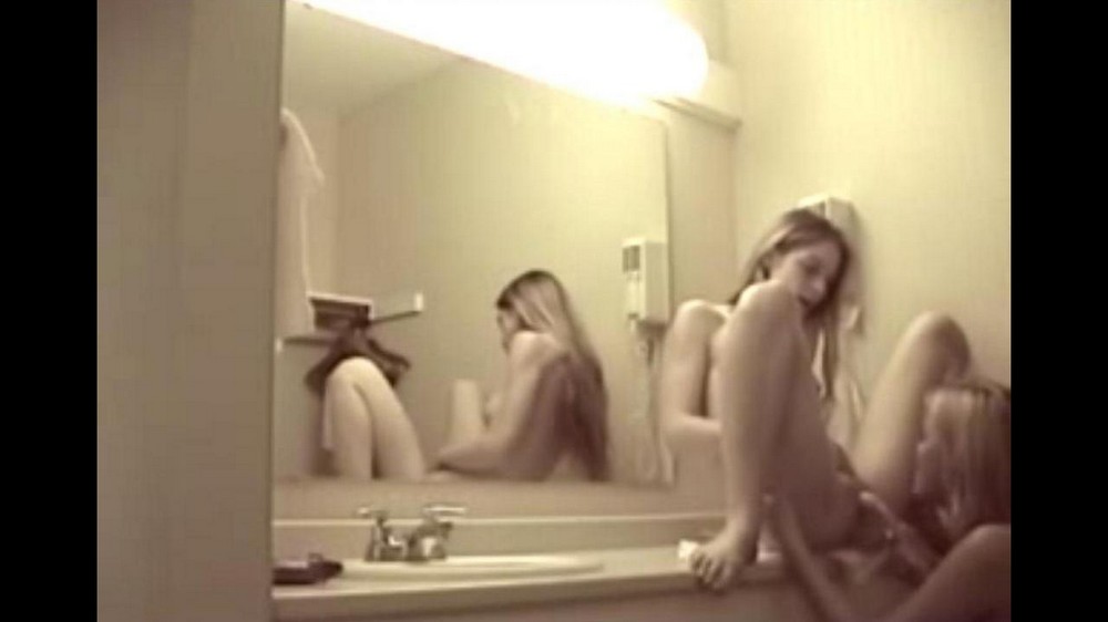 Lesbians are very well positioned for pussy licking - porn video  