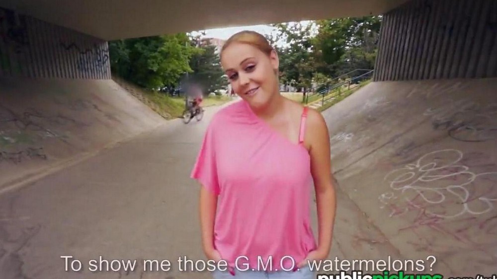 ⁣We decided to have sex while walking - porn video  