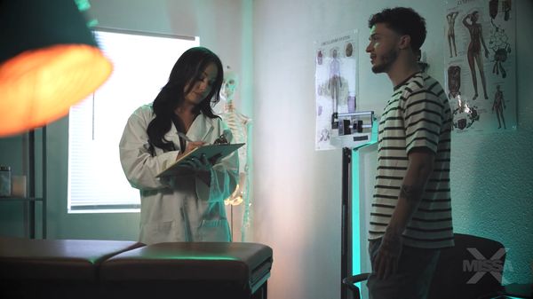 [MissaX] Jennifer White - Dr. Mom 