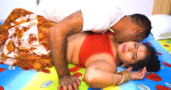 ⁣[DesiBang] Busty Indian MILF Gets Nailed 