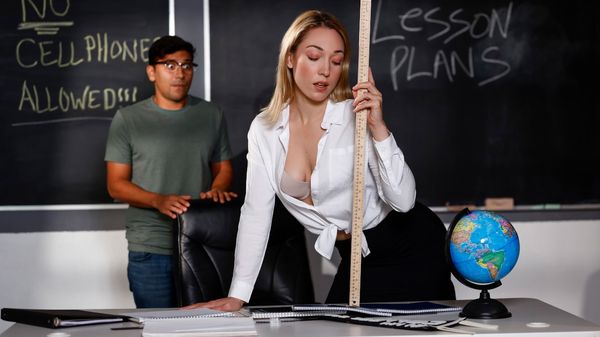 ⁣[SweetSinner] Lily LaBeau - Intimate Lessons 
