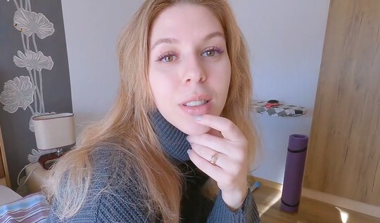 ⁣Russian blonde agreed to try anal with her best friend 