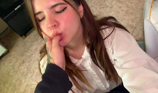 ⁣Russian student returns home and immediately sucks 