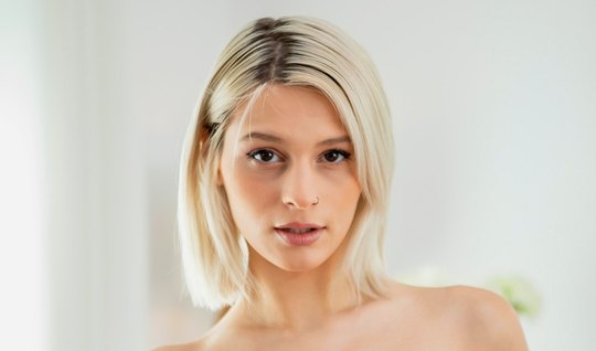 ⁣The blonde exposed her delicious pussy for intense pleasure 