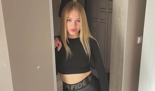 ⁣The young Russian girl in leggings is ready for debauchery 