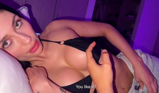 ⁣Brunette with beautiful boobs perfectly fucks in a close -up porn 