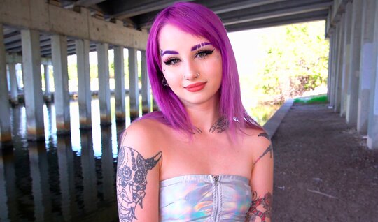 ⁣A bright girl is ready to suck a big dick even in public 