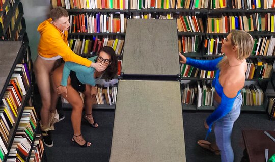 ⁣Brunette standing up fucked with a student in the library 