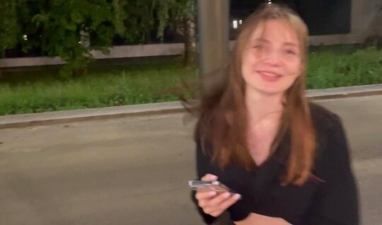 A young girl fell for a pickup truck and fucked a guy 
